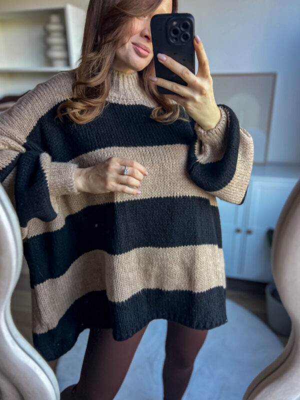 Sweter oversize w brązowo- czarne pasy